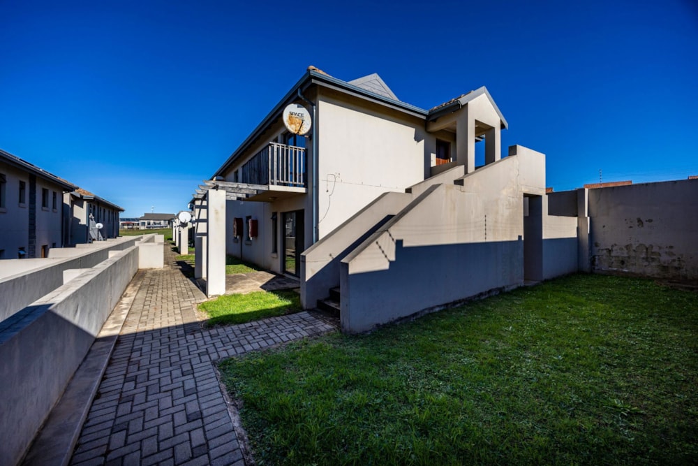 Apartment for sale in Kidds Beach - 1EZ1700648