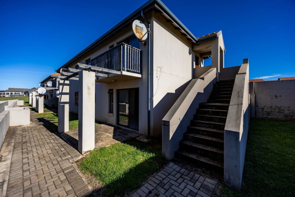 Apartment for sale in Kidds Beach - 1EZ1700648