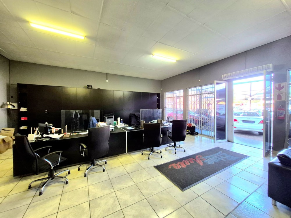 Commercial Building for sale in Rustenburg North - 1RU1700670