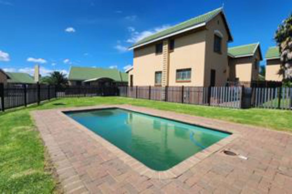 Security complex home to rent in Ben Fleur - 1WD1700732
