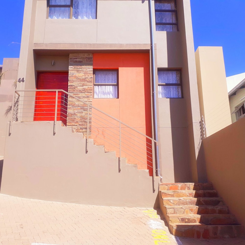 Apartment for sale in Kleine Kuppe, Namibia - 3NM1701742