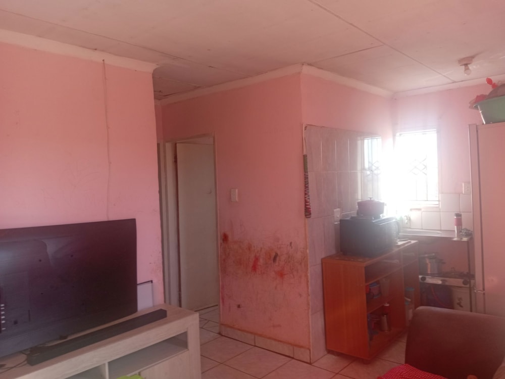 House for sale in Golden Gardens, Sebokeng - 1VT1700743 House for sale in Golden Gardens, Sebokeng - 1VT1700743