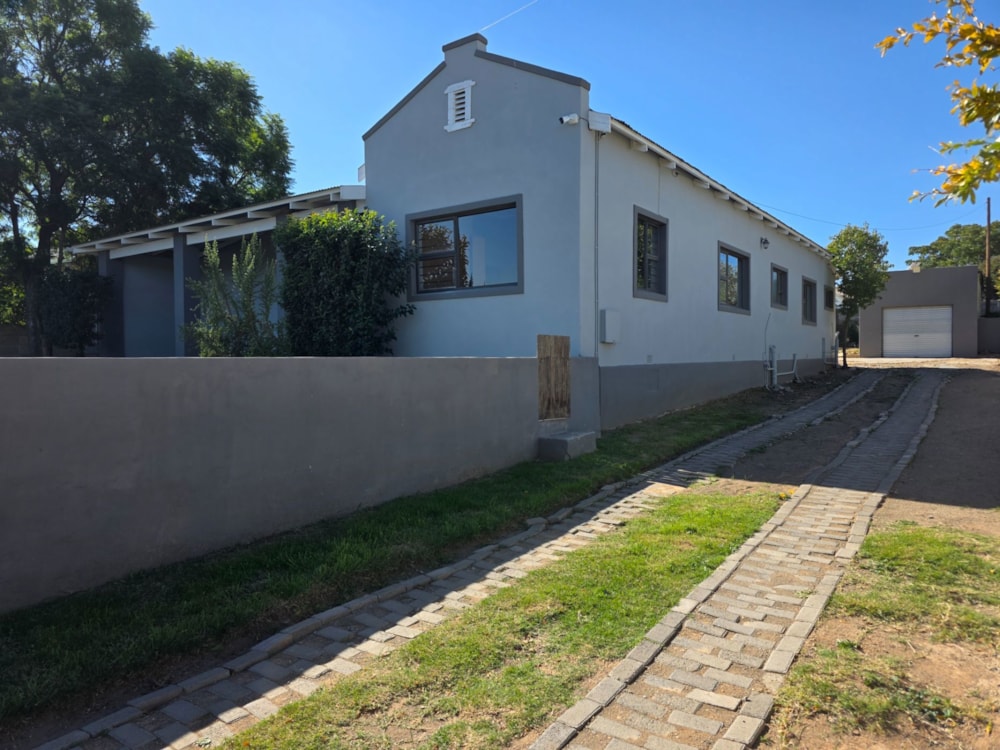 House for sale in Cradock - 1KK1700766