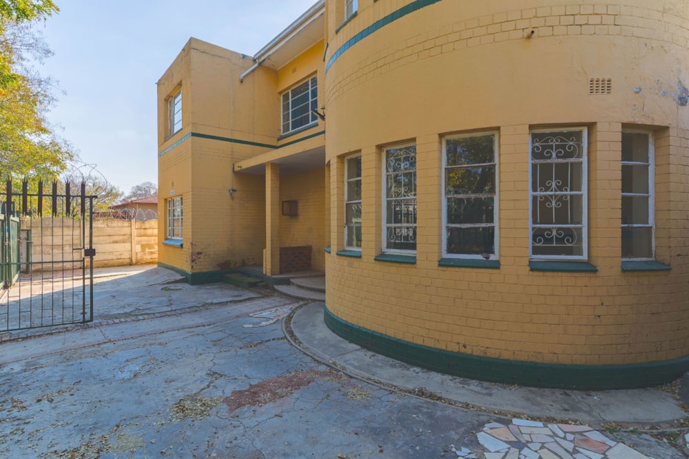 Security complex home for sale in Boksburg - BOK1700809 Security complex home for sale in Boksburg - BOK1700809