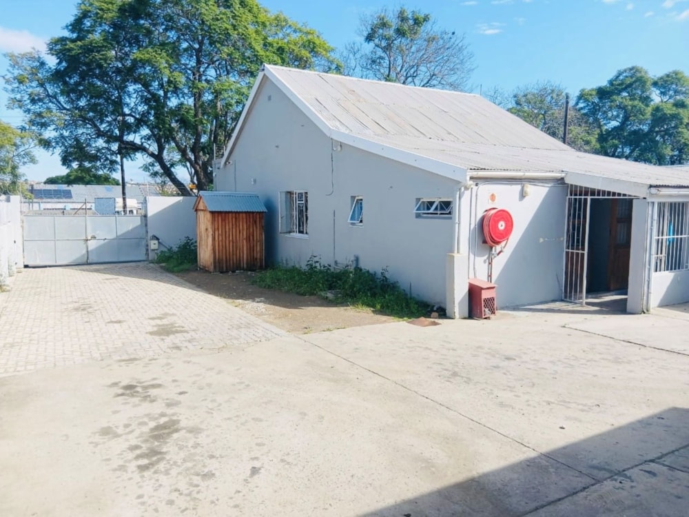 Commercial Building for sale in King Williams Town (Qonce) - 1MH1700854