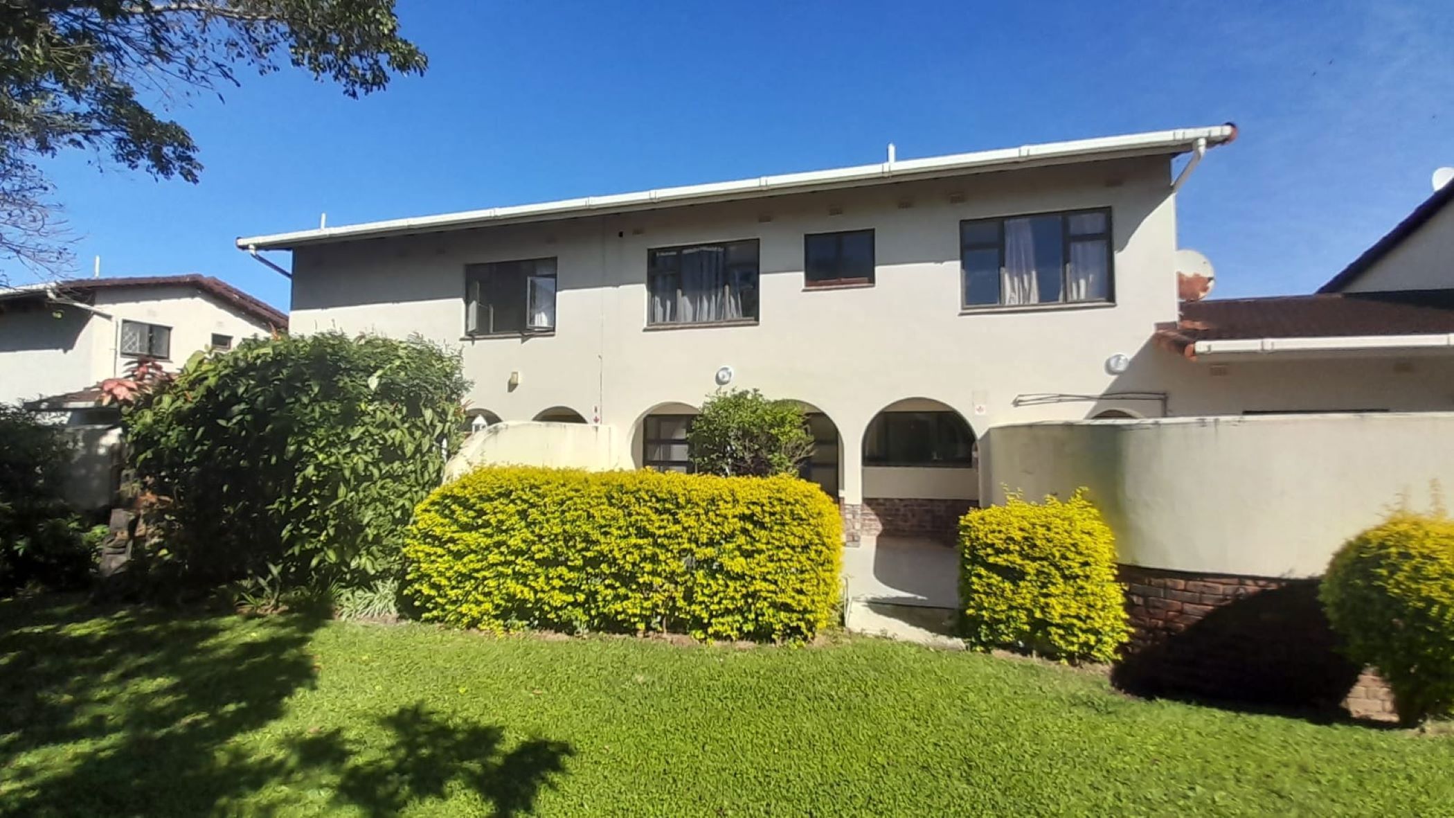 Double-storey apartment to rent in Umtentweni - 1PSH1741138