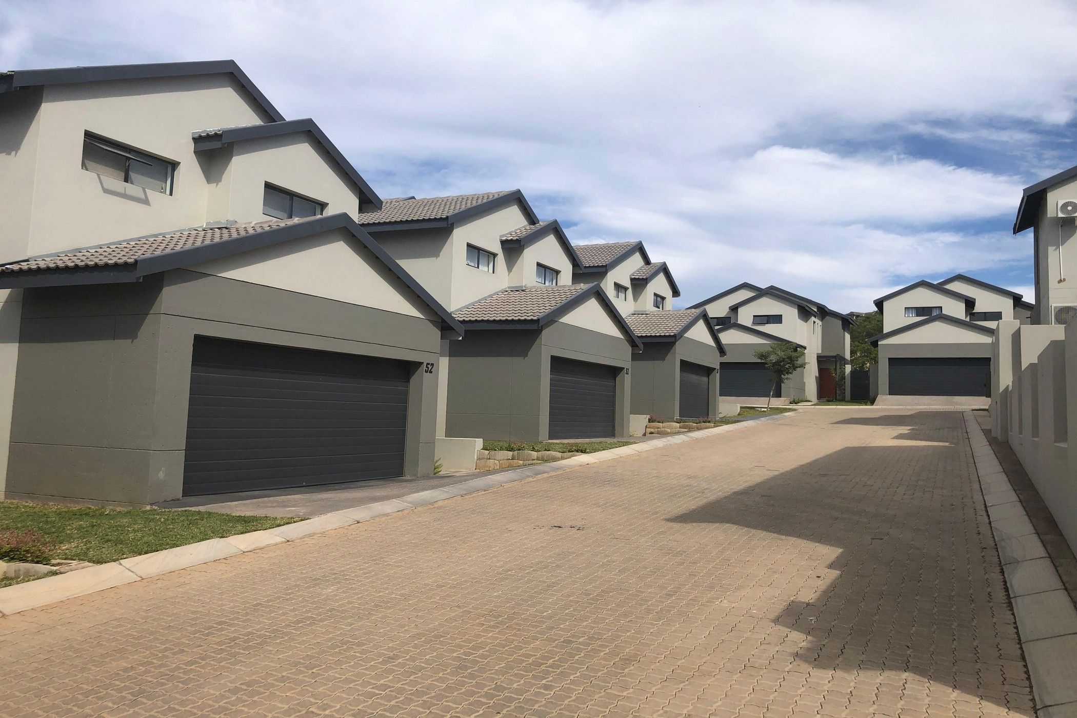 Townhouse for sale in Mbomela Ext 37 (Nelspruit Ext 37) - 1NS1700928