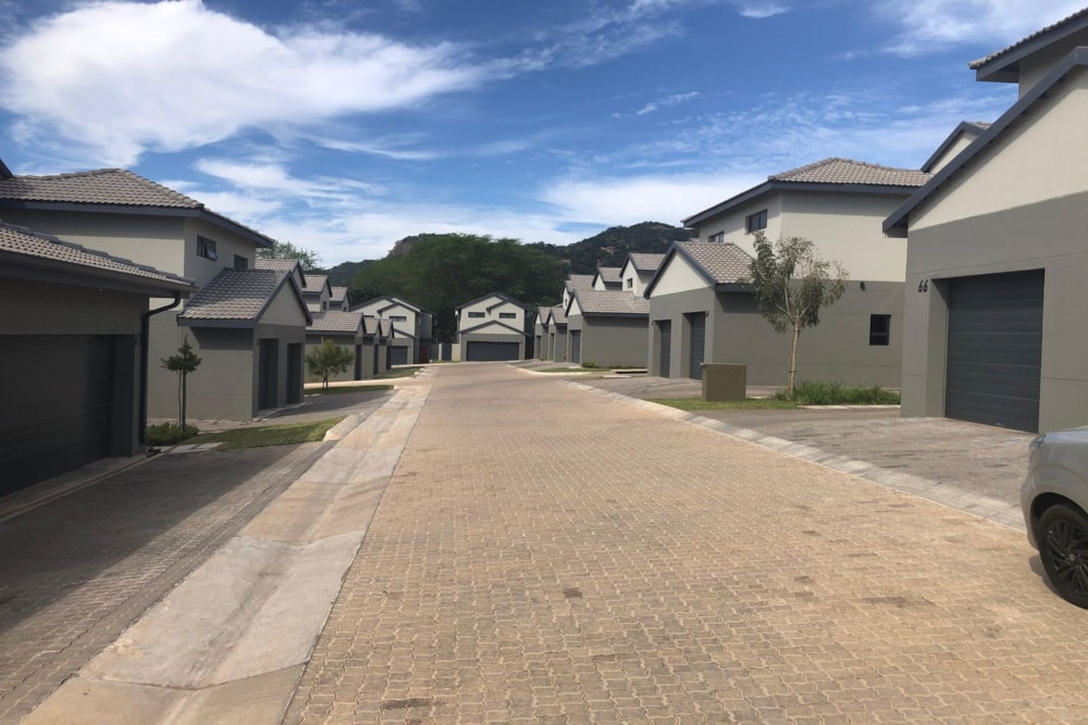 Townhouse for sale in Mbomela Ext 37 (Nelspruit Ext 37) - 1NS1700928
