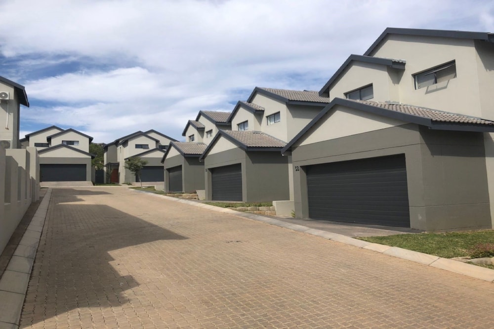 Townhouse for sale in Mbomela Ext 37 (Nelspruit Ext 37) - 1NS1700989