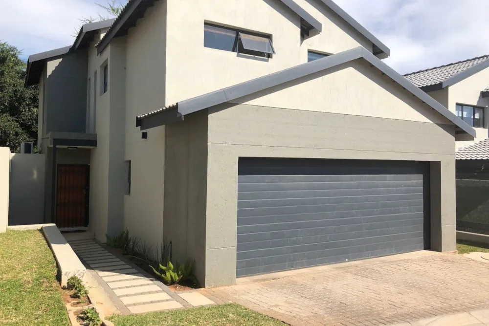 Townhouse for sale in Mbomela Ext 37 (Nelspruit Ext 37) - 1NS1700989 Townhouse for sale in Mbomela Ext 37 (Nelspruit Ext 37) - 1NS1700989