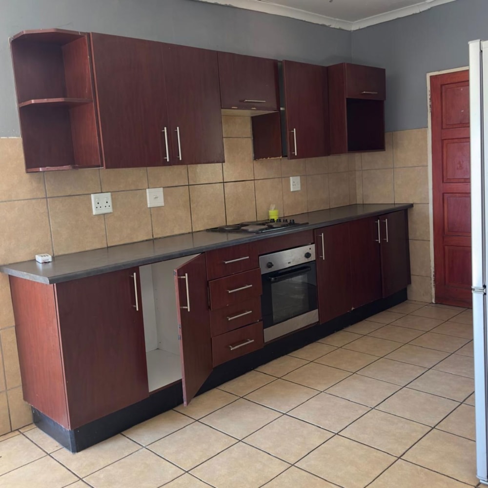 Security complex home let in Duvha Park - 1WD1701032 Security complex home let in Duvha Park - 1WD1701032