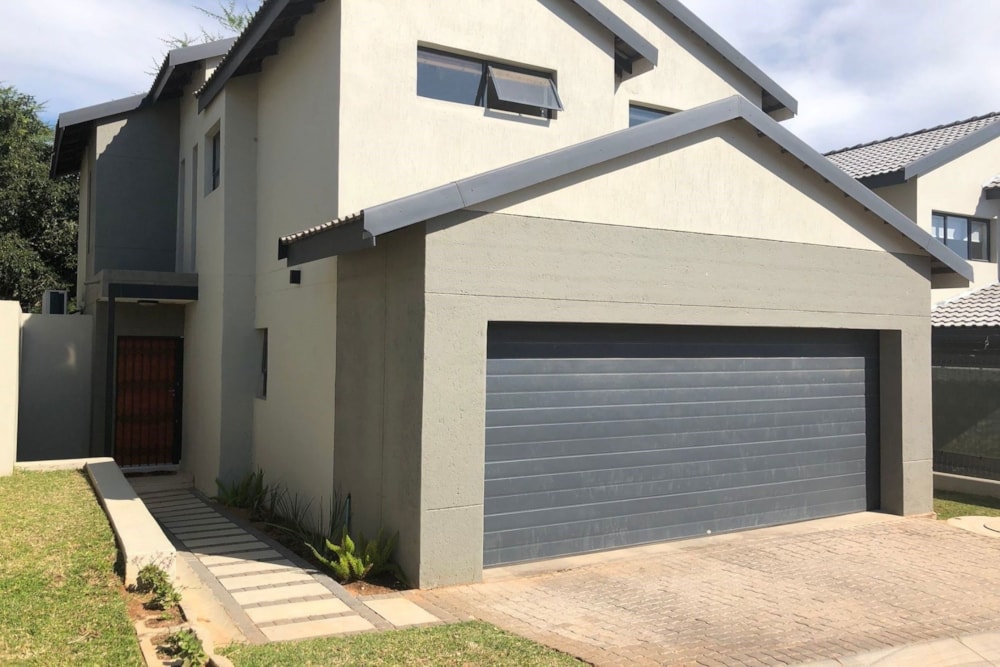 Townhouse for sale in Mbomela Ext 37 (Nelspruit Ext 37) - 1NS1701136