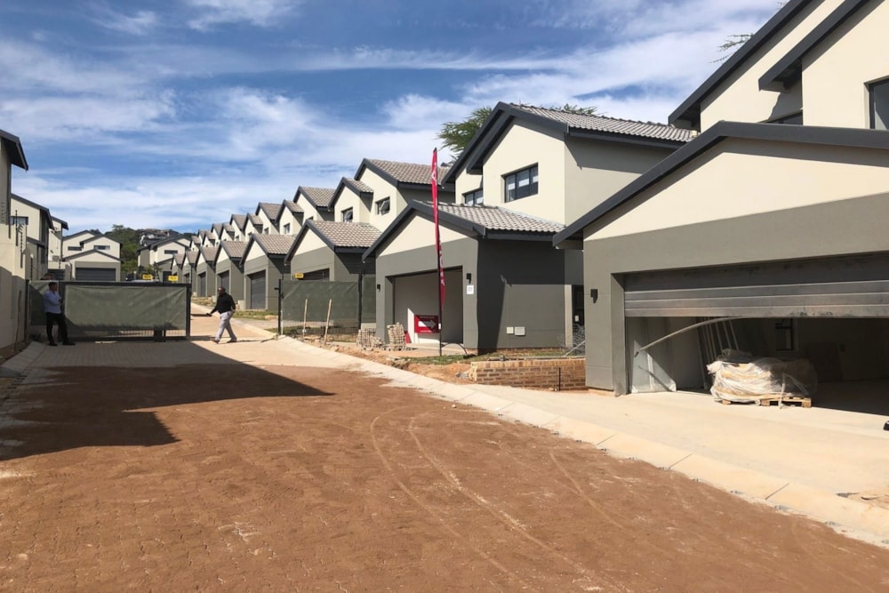 Townhouse for sale in Mbomela Ext 37 (Nelspruit Ext 37) - 1NS1701136
