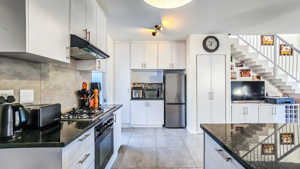 Townhouse let in Groenvlei, Paarl - TKL1701165 Townhouse let in Groenvlei, Paarl - TKL1701165