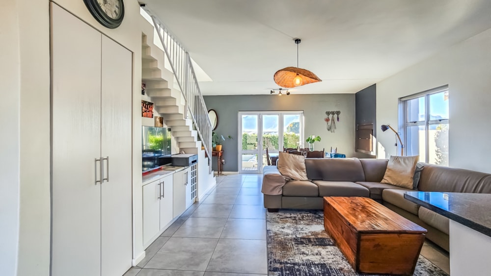 Townhouse let in Groenvlei, Paarl - TKL1701165 Townhouse let in Groenvlei, Paarl - TKL1701165