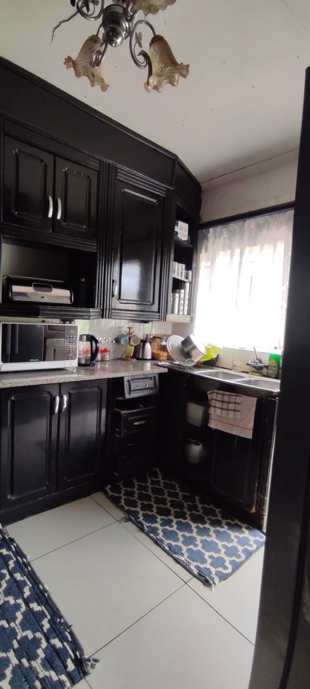 House for sale in Kanyamazane - 1NS1701221 House for sale in Kanyamazane - 1NS1701221