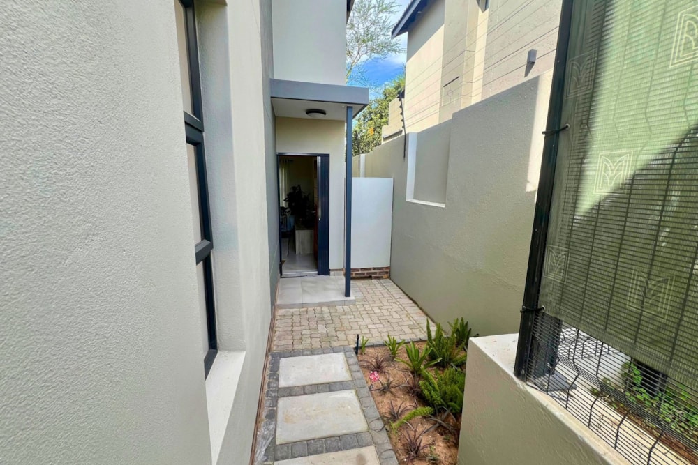 Double-storey house for sale in Mbomela Ext 37 (Nelspruit Ext 37) - 1NS1701224