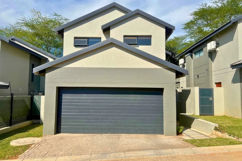 Double-storey house for sale in Nelspruit Ext 6 - 1NS1701224 Double-storey house for sale in Nelspruit Ext 6 - 1NS1701224