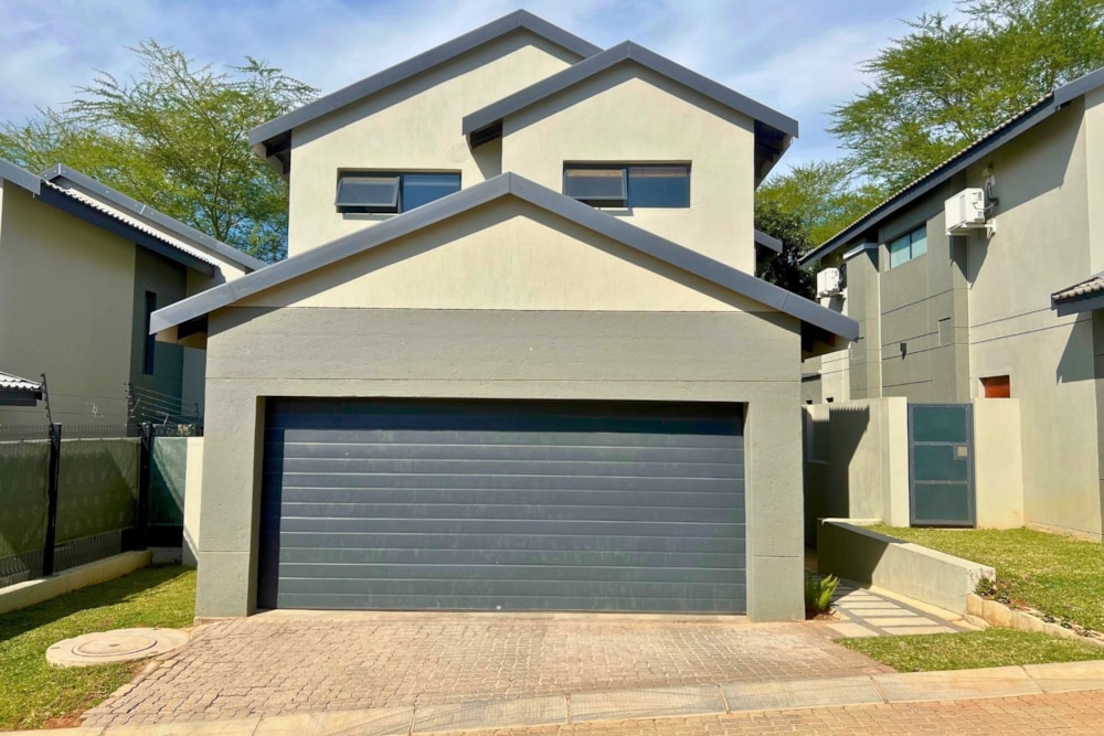 Double-storey house for sale in Mbomela Ext 37 (Nelspruit Ext 37) - 1NS1701224