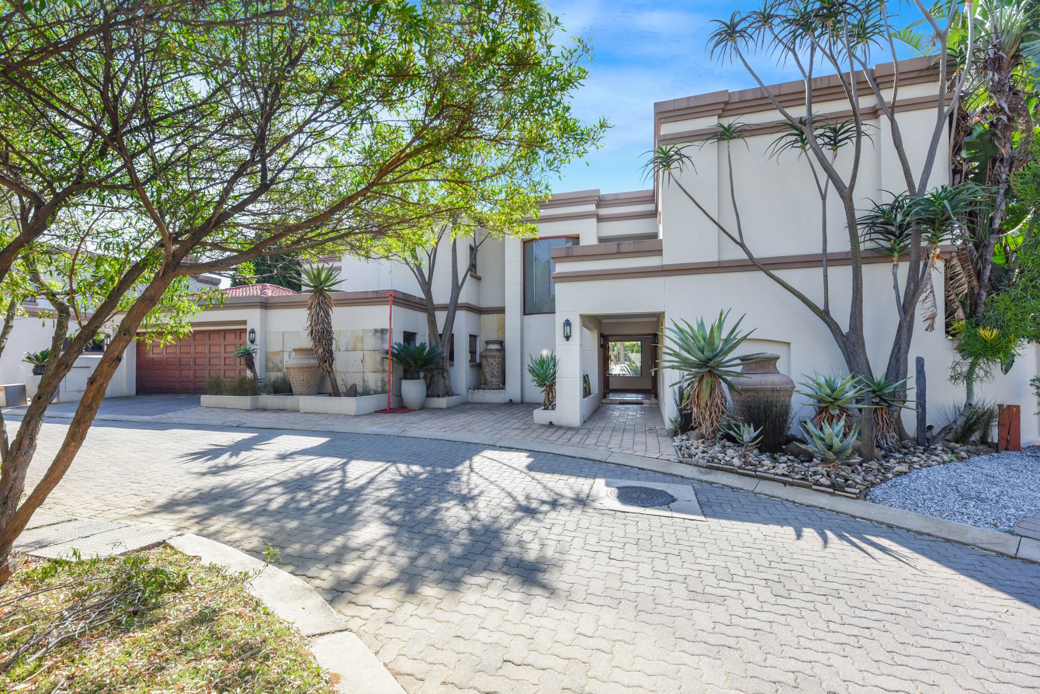 House sold in Sunninghill - FW1702162