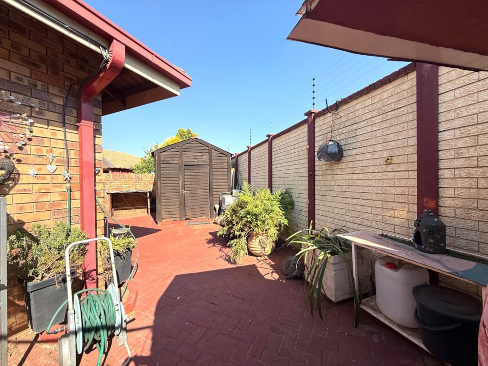 Townhouse for sale in Vanderbijlpark SE 2 - 1VT1701318 Townhouse for sale in Vanderbijlpark SE 2 - 1VT1701318