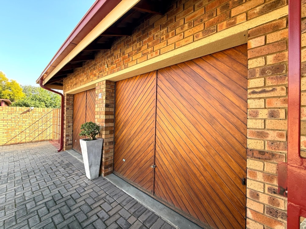 Townhouse for sale in Vanderbijlpark SE 2 - 1VT1701318 Townhouse for sale in Vanderbijlpark SE 2 - 1VT1701318