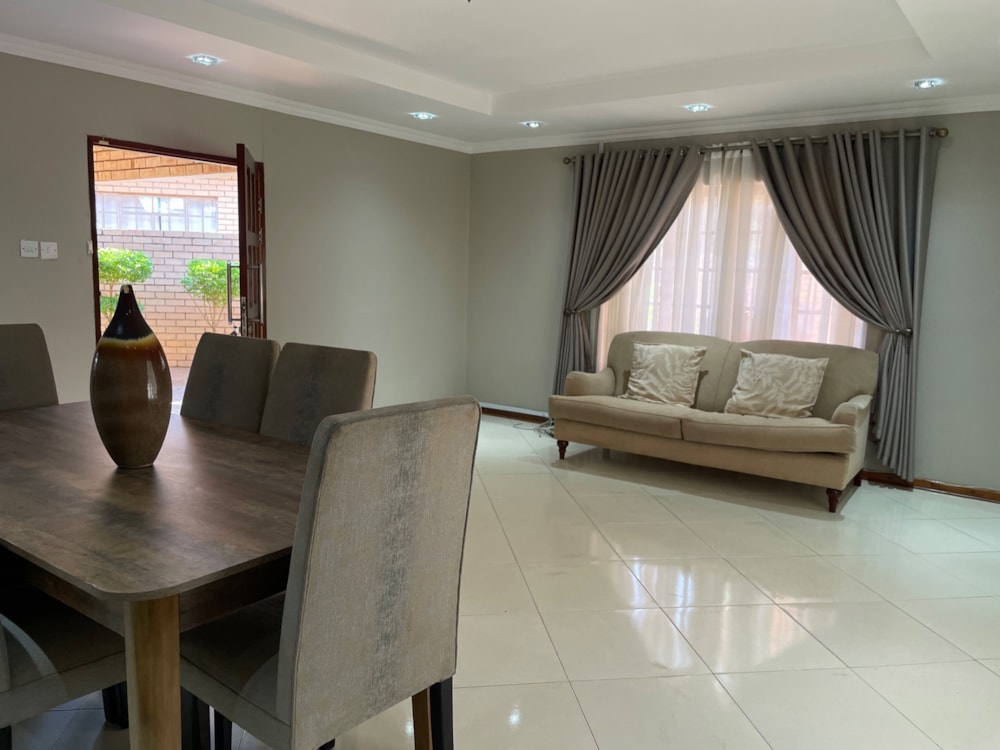 House let in Block 6, Botswana - 3BO1701325