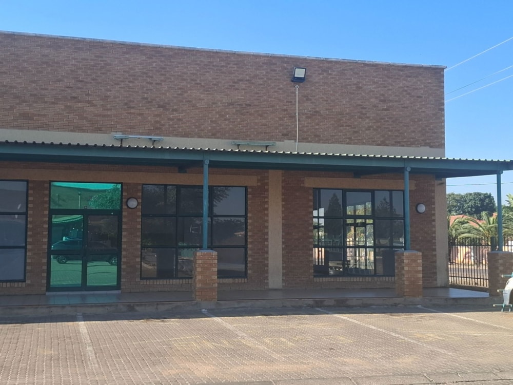 Commercial retail property to rent in Block 8, Botswana - 3BO1701727 Commercial retail property to rent in Block 8, Botswana - 3BO1701727