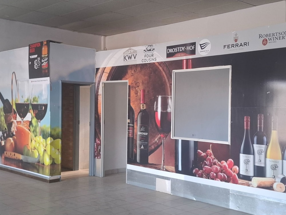 Commercial retail property to rent in Block 8, Botswana - 3BO1701726 Commercial retail property to rent in Block 8, Botswana - 3BO1701726