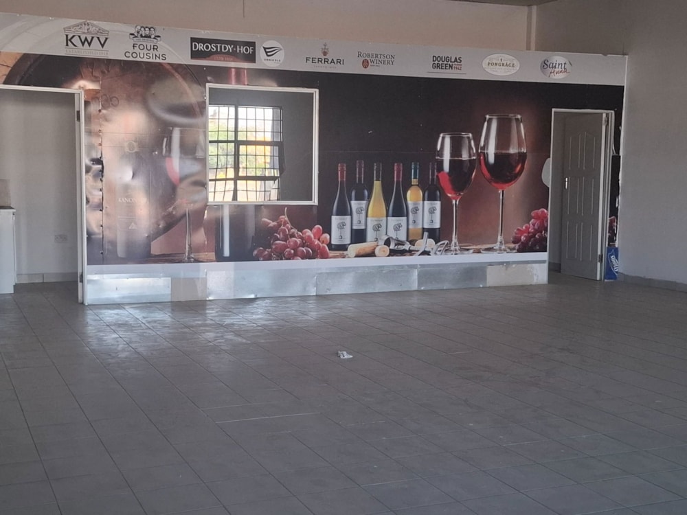 Commercial retail property to rent in Block 8, Botswana - 3BO1701726 Commercial retail property to rent in Block 8, Botswana - 3BO1701726