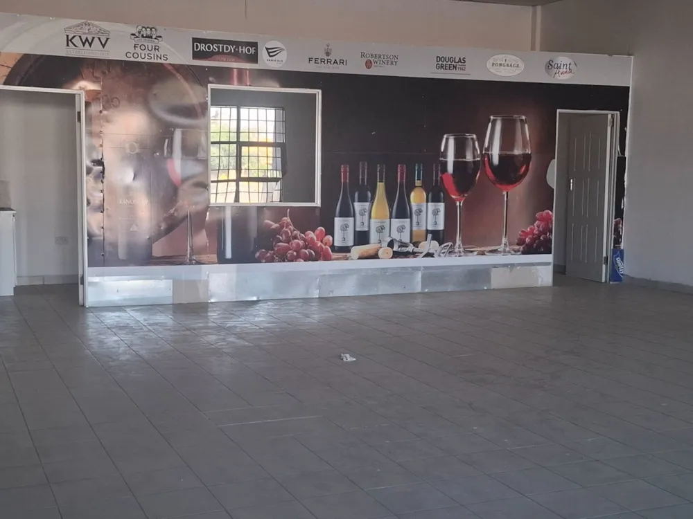 Commercial retail property to rent in Block 8, Botswana - 3BO1701726 Commercial retail property to rent in Block 8, Botswana - 3BO1701726