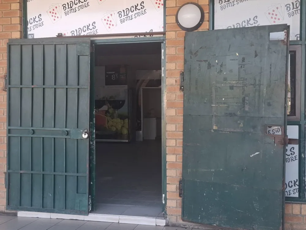Commercial retail property to rent in Block 8, Botswana - 3BO1701726 Commercial retail property to rent in Block 8, Botswana - 3BO1701726