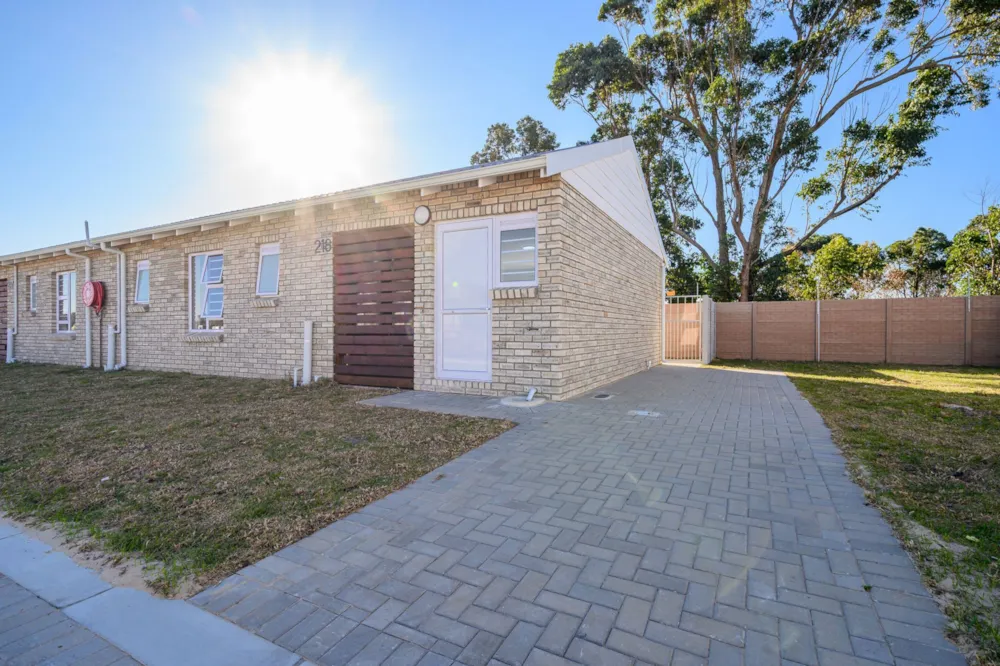 Townhouse for sale in Fairview, Port Elizabeth, Gqeberha - 1PLZ1701341 Townhouse for sale in Fairview, Port Elizabeth, Gqeberha - 1PLZ1701341