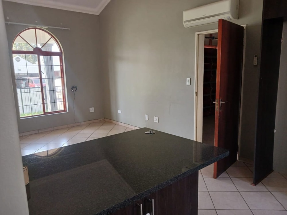 Security complex home let in Die Heuwel - 1WD1701389 Security complex home let in Die Heuwel - 1WD1701389