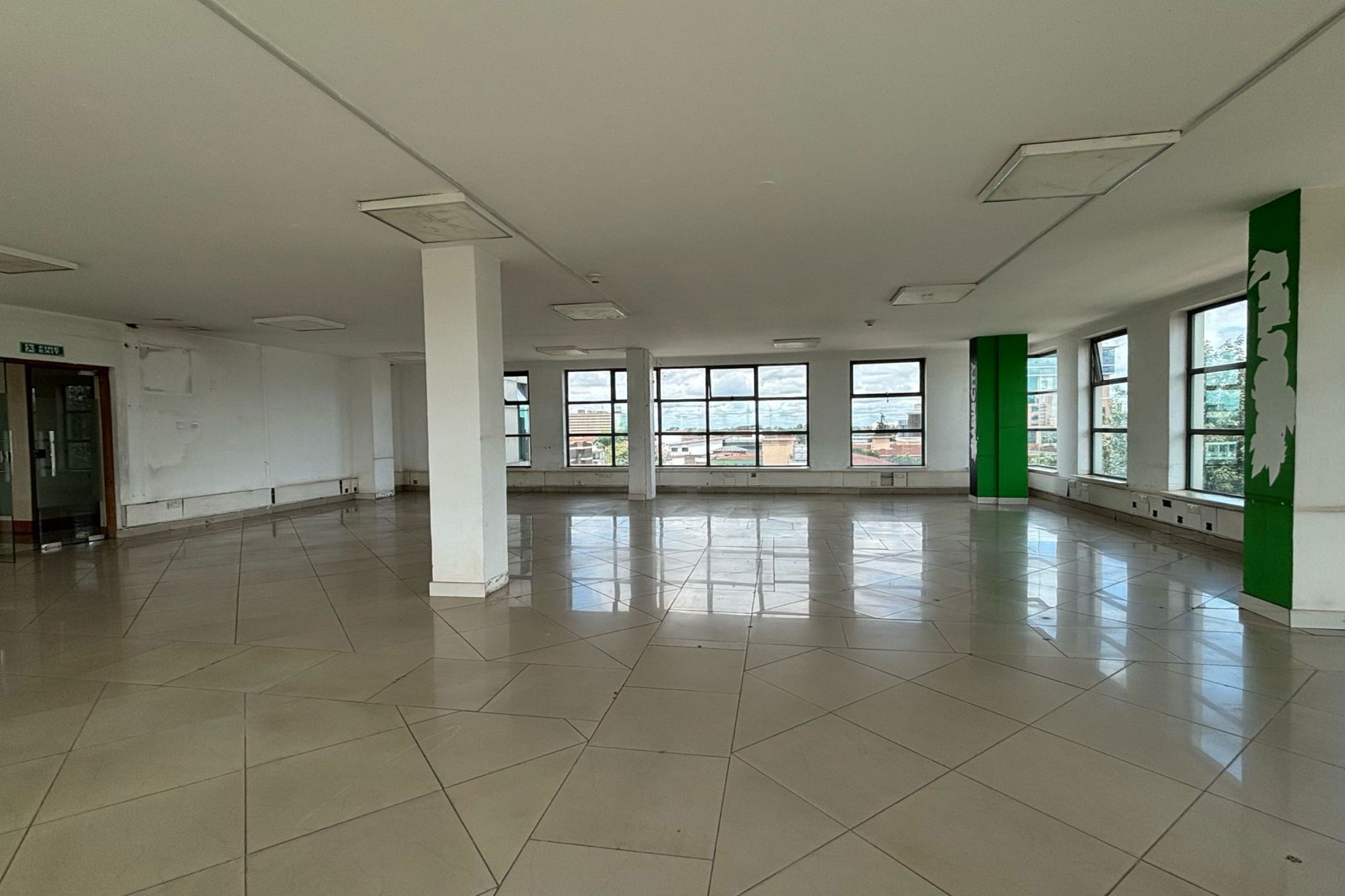 Commercial office to rent in Kilimani, Kenya - 3KE1704935