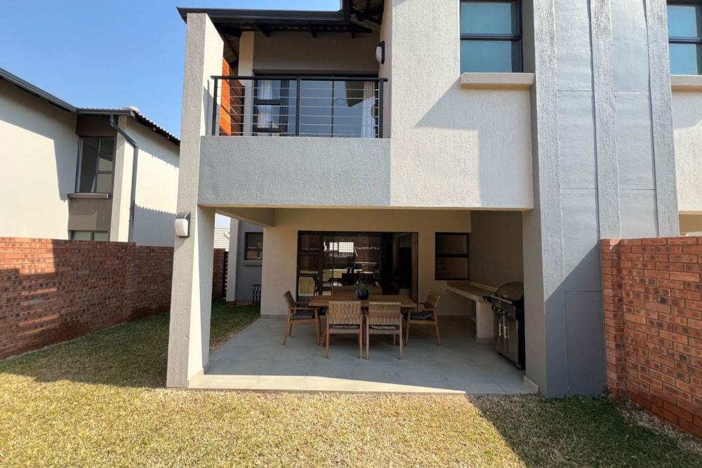 Double-storey house for sale in Stonehenge - 1NS1701824 Double-storey house for sale in Stonehenge - 1NS1701824