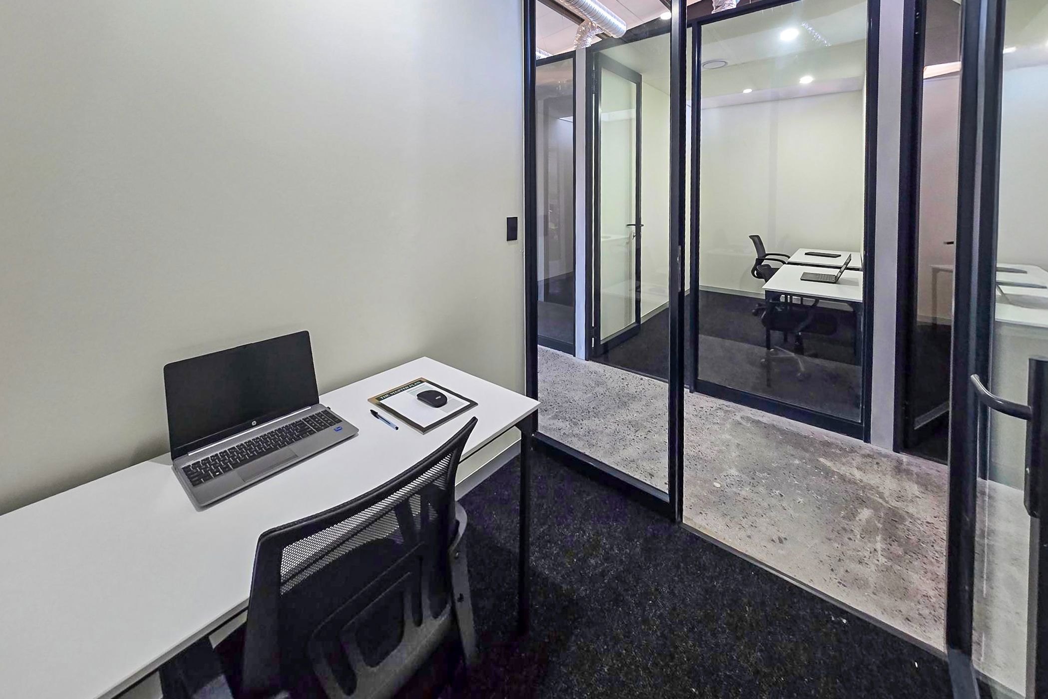 Commercial office to rent in Melodie - 1HR1701899