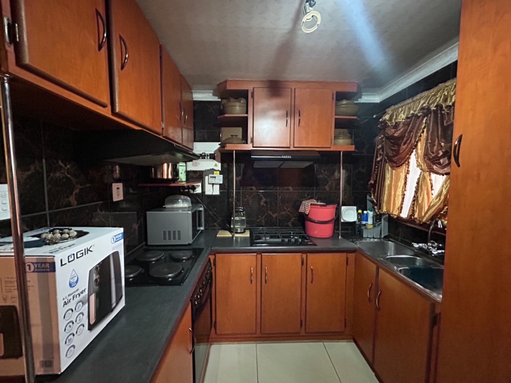 House for sale in Roodepan - 1KJ1701885 House for sale in Roodepan - 1KJ1701885