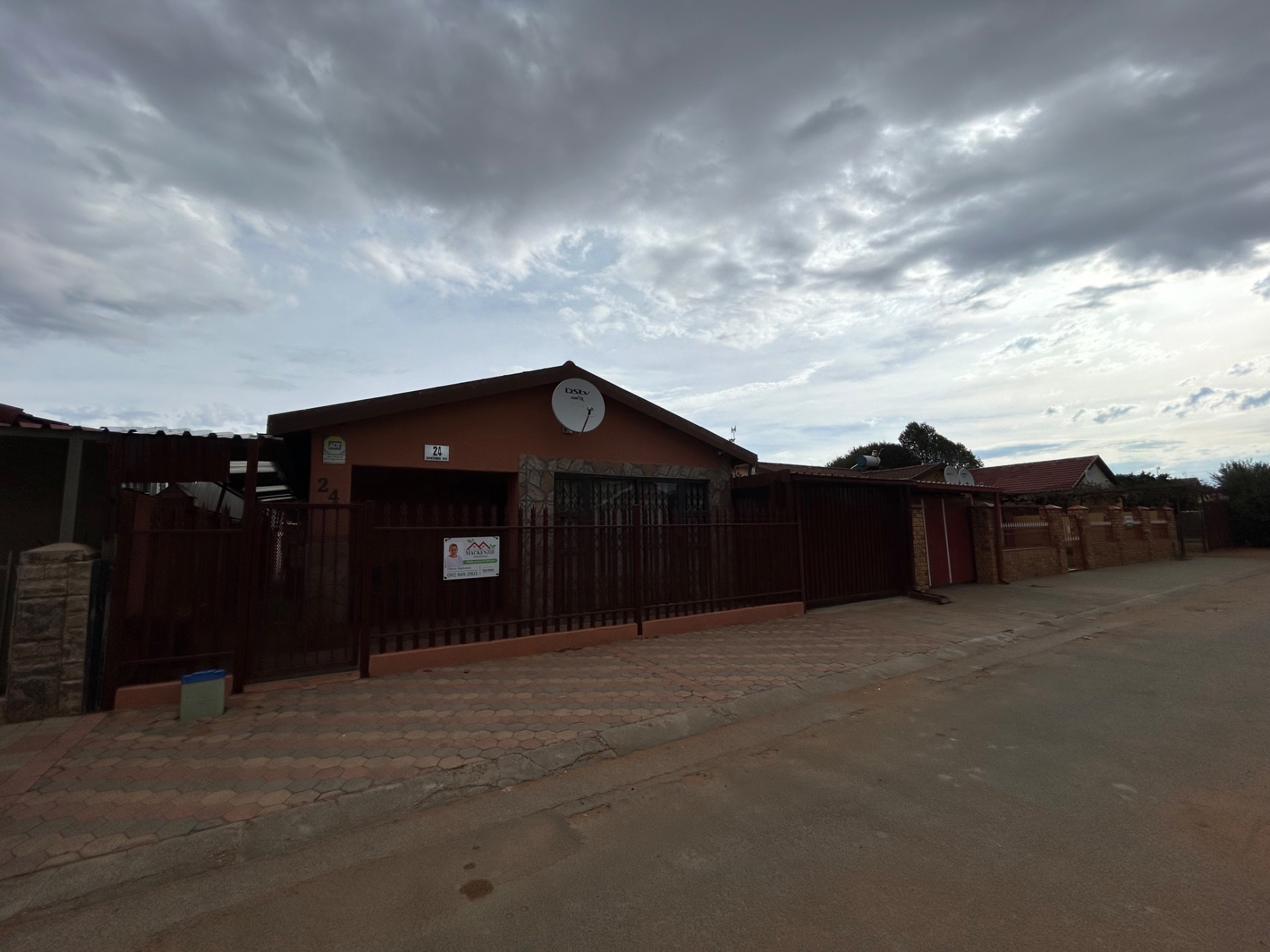 House for sale in Roodepan - 1KJ1701885