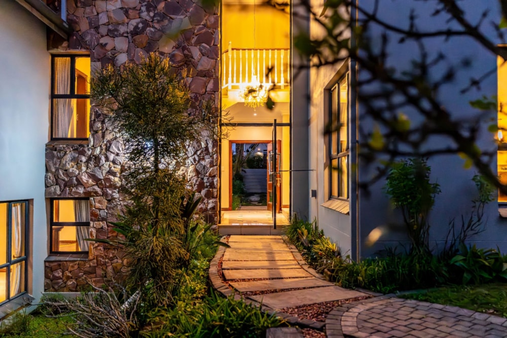 Golf estate house for sale in Cotswold Downs Estate - 1KF1701900 Golf estate house for sale in Cotswold Downs Estate - 1KF1701900