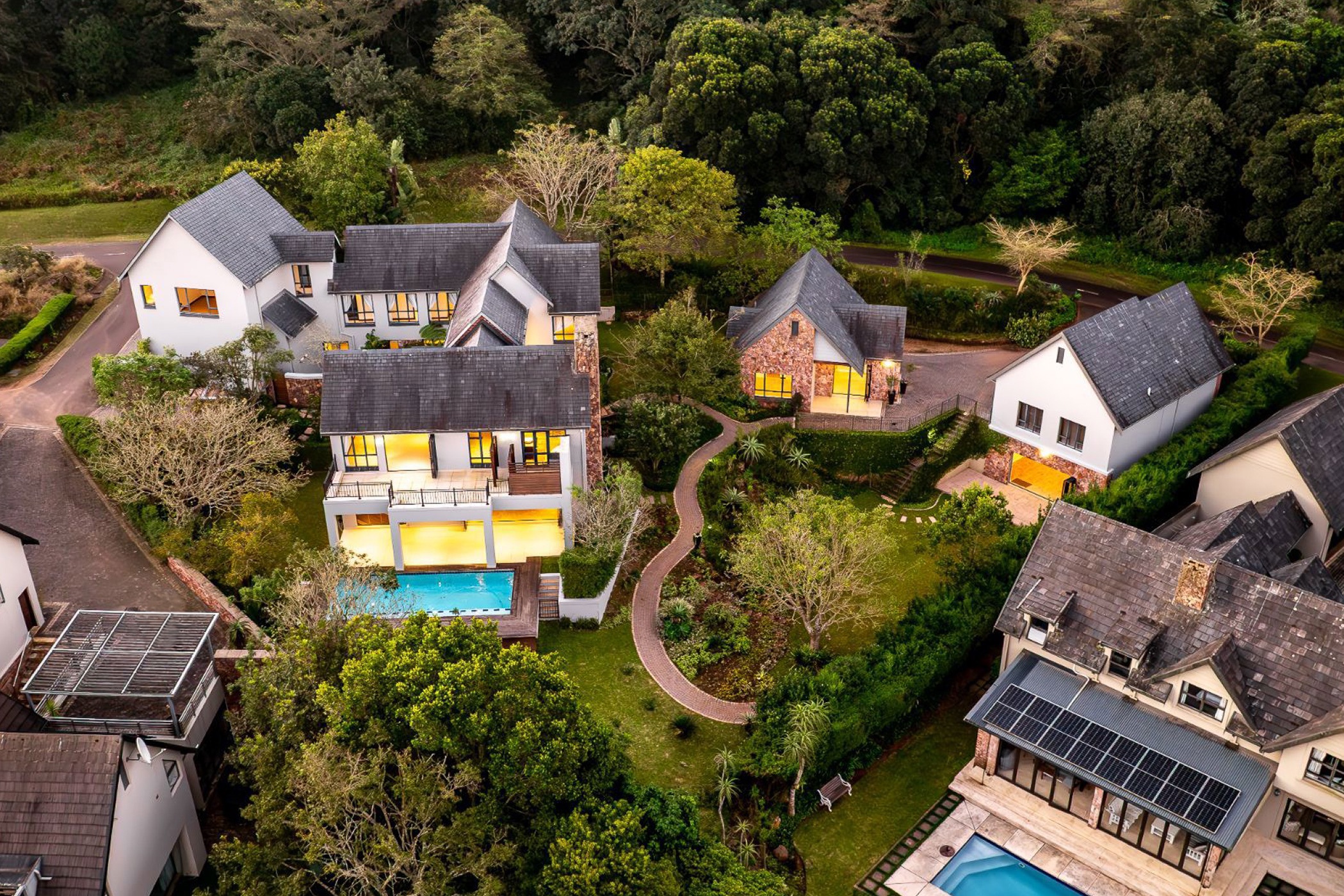 Golf estate house for sale in Cotswold Downs Estate - 1KF1701900