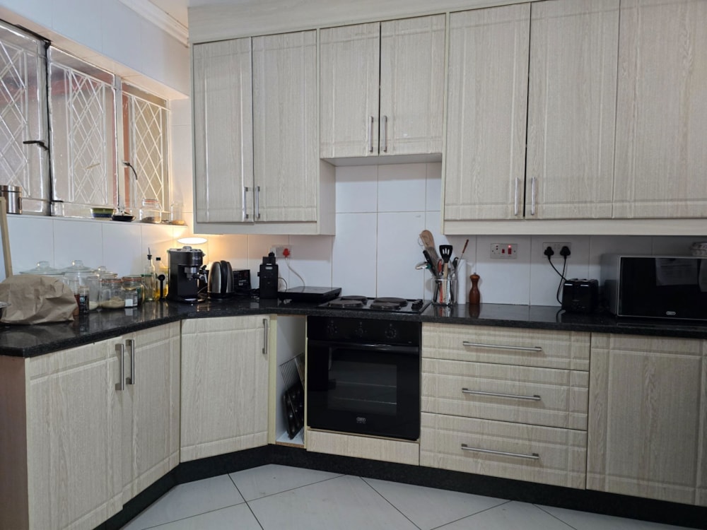 House let in Extension 9, Botswana - 3BO1702020 House let in Extension 9, Botswana - 3BO1702020