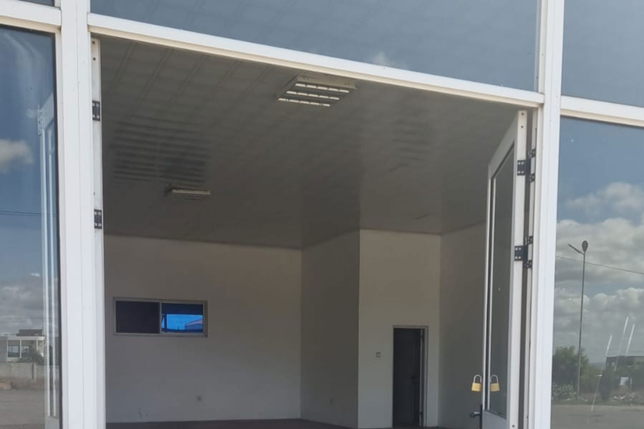 Commercial Building to rent in Tete, Tete, Mozambique - 3MQ1701918