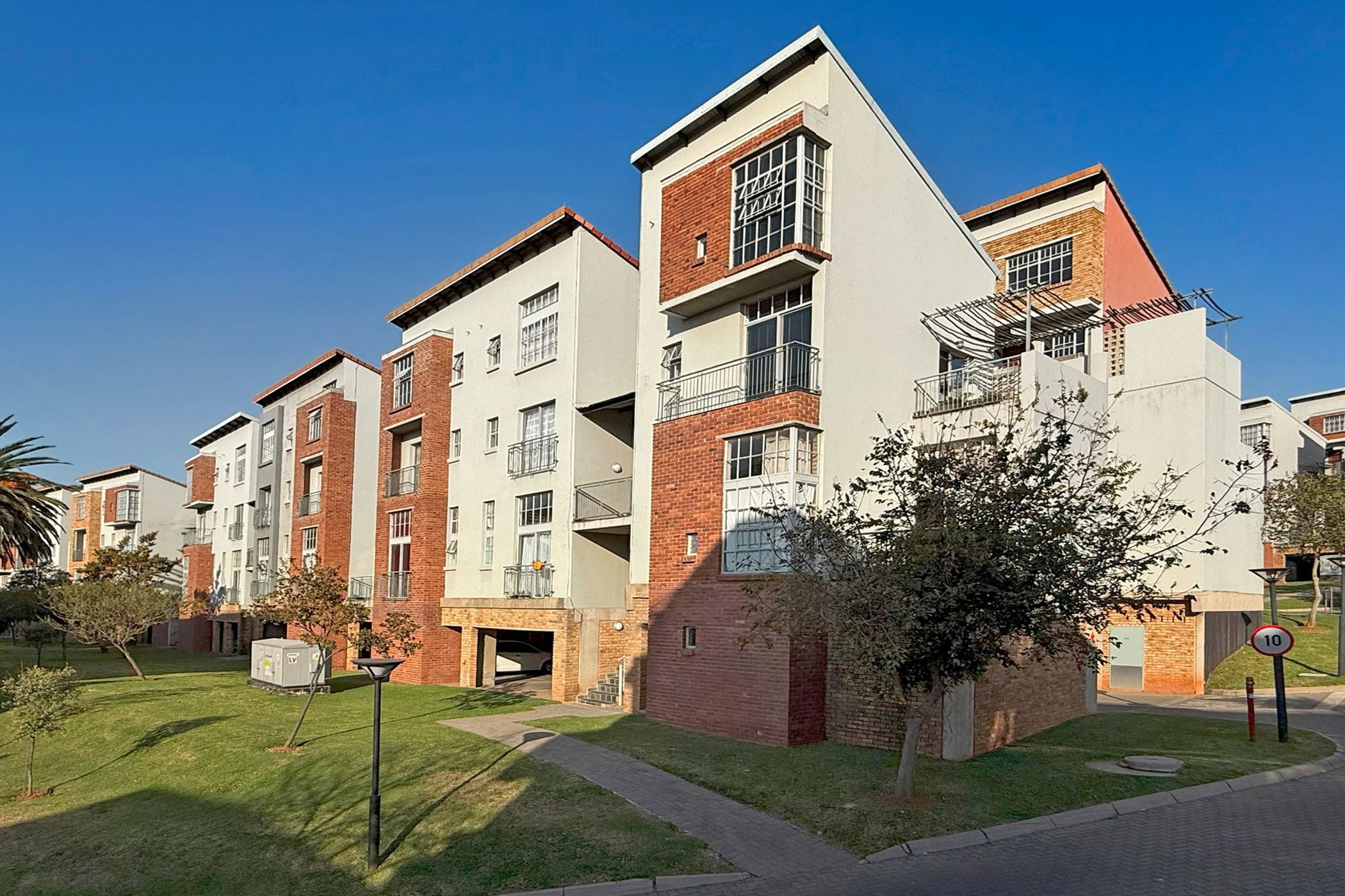 Apartment for sale in Houghton Estate - HP1702032