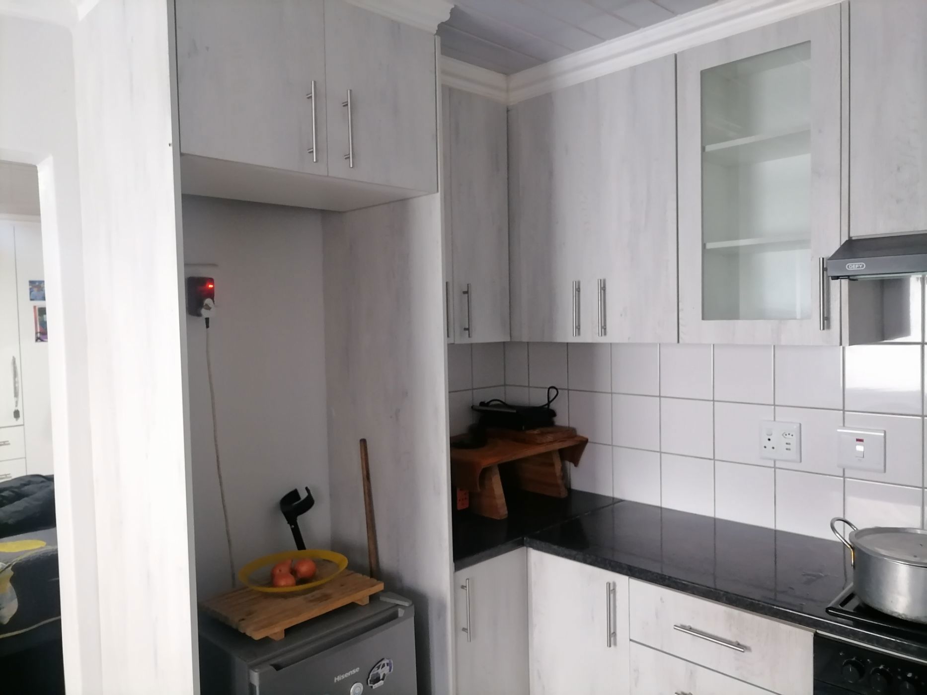 Bachelor apartment let in Norwood, Cape Town - 1AH1702087