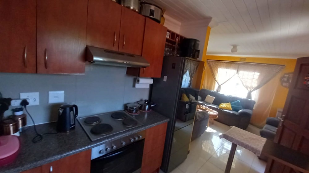 House for sale in Montclair, Cape Town - 1MN1702537