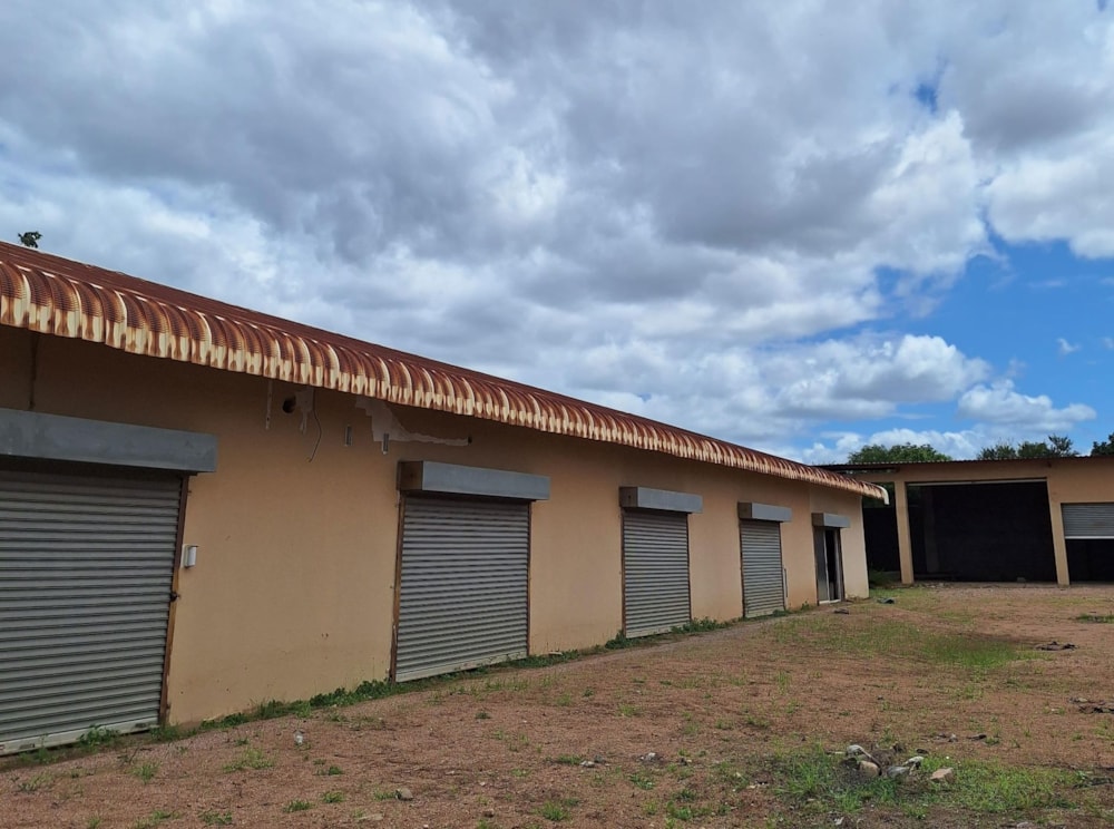 Commercial Building for sale in Matola, Mozambique - 3MQ1706890 Commercial Building for sale in Matola, Mozambique - 3MQ1706890