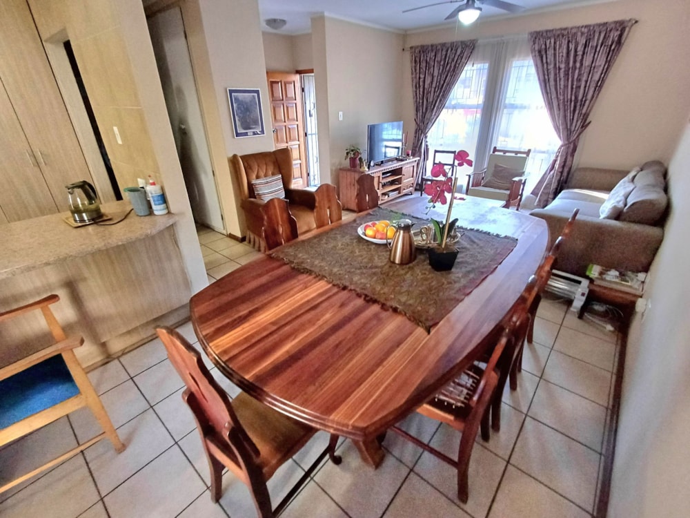 Townhouse sold in Die Hoewes - CN1702131 Townhouse sold in Die Hoewes - CN1702131