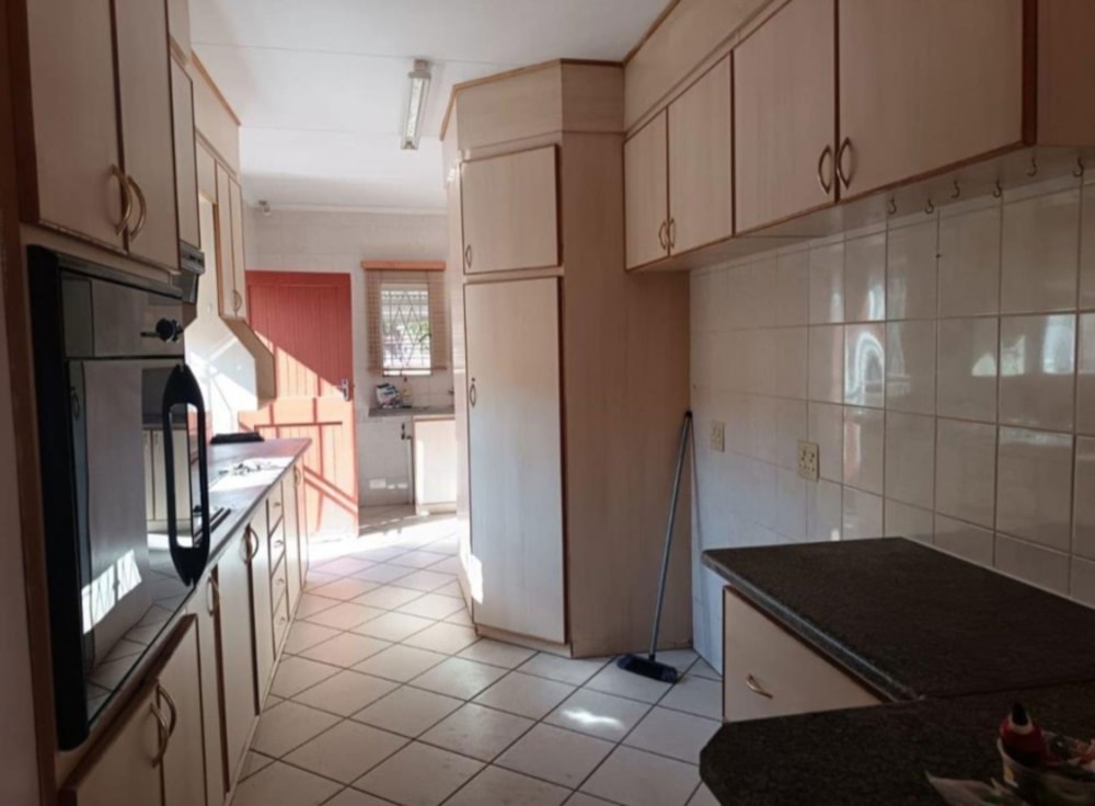 House sold in Hillcrest, Kimberley - 1KJ1702147 House sold in Hillcrest, Kimberley - 1KJ1702147