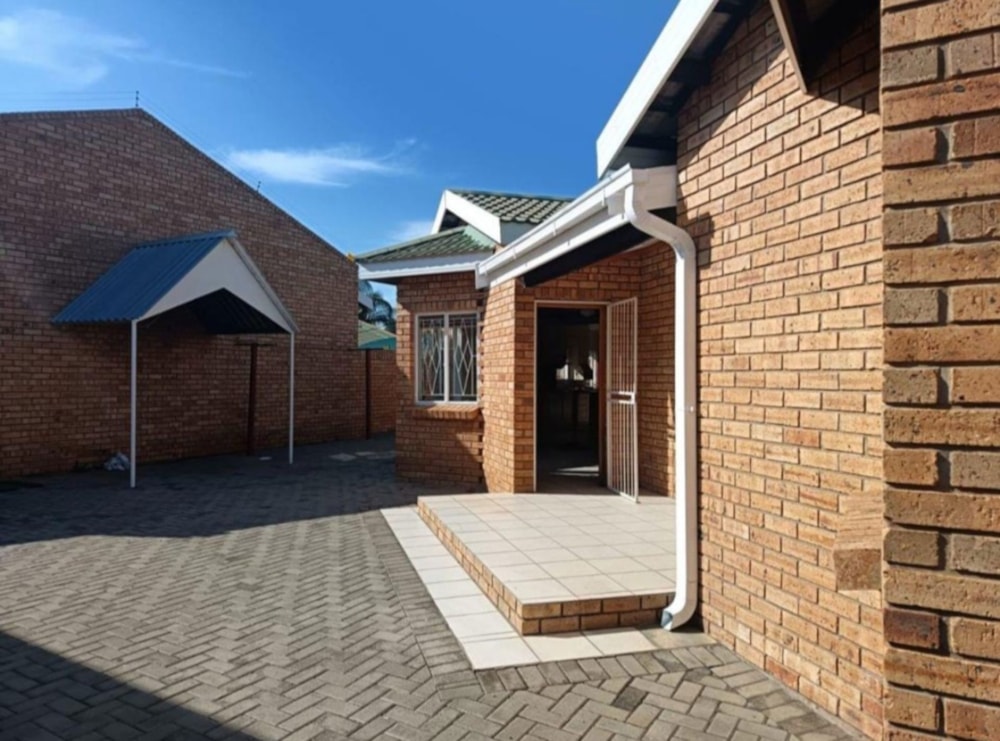 House sold in Hillcrest, Kimberley - 1KJ1702147 House sold in Hillcrest, Kimberley - 1KJ1702147